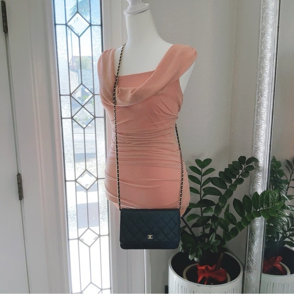 Classic Quilted Iridescent Wallet On Chain - Picture 14 of 16